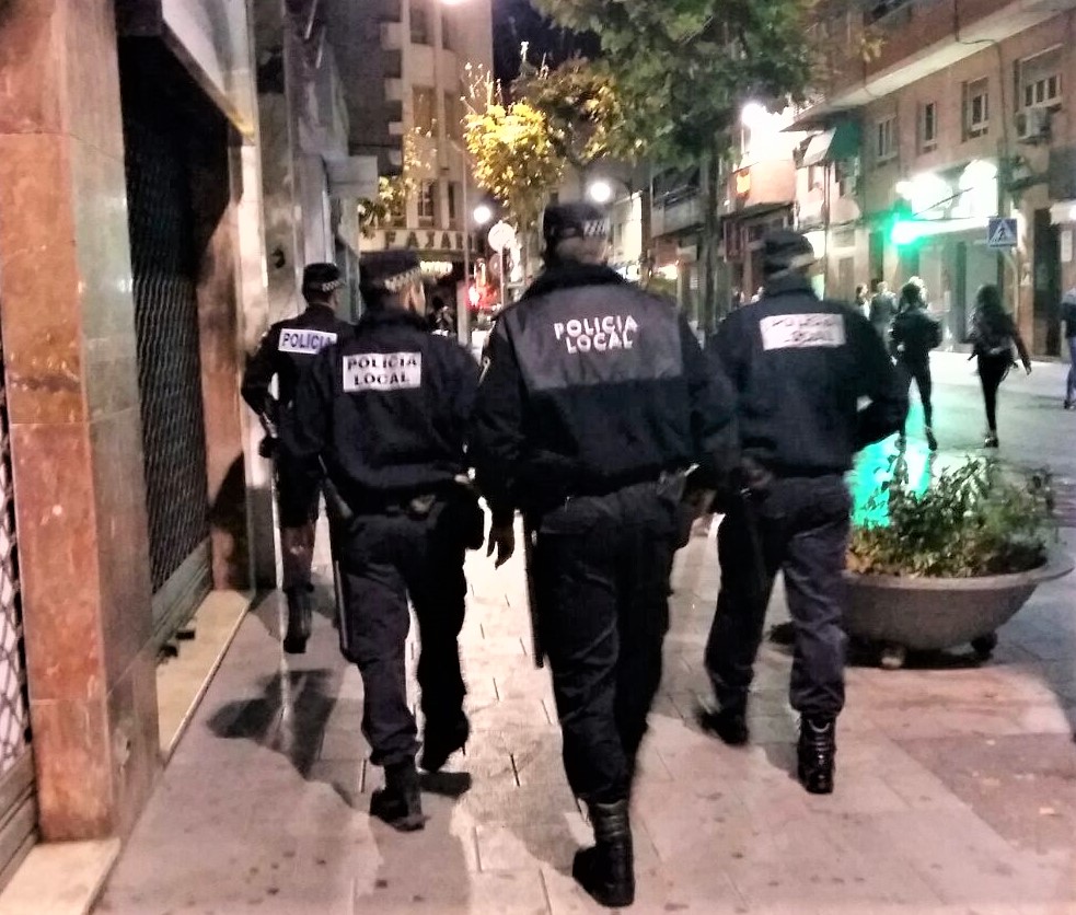 La Policía Local de Elda realiza un total de 44 intervenciones durante el fin de semana de Nochevieja
