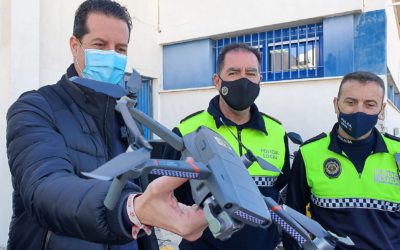 La Policía Local de Elda incorpora a su equipamiento dos drones que serán utilizados para vigilancia medioambiental y urbanística, control de aforos y búsqueda de personas
