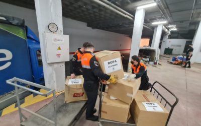 Un camión con más de tres toneladas de ayuda humanitaria recogida en Elda parte hacia Alicante para su posterior envío a Ucrania