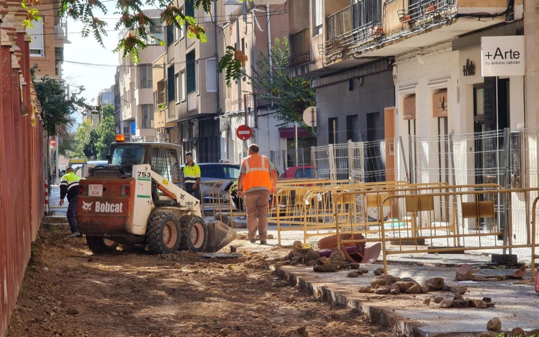 El Ayuntamiento de Elda inicia las obras de remodelación de la calle Ramón Gorgé