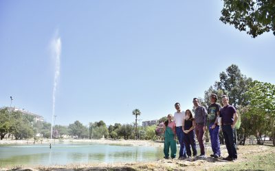 Se pone en marcha el géiser del lago de los Jardines del Vinalopó