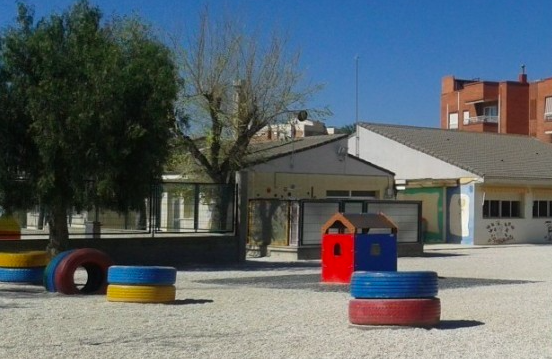 El Ayuntamiento de Elda adjudica la redacción de los proyectos de reforma de siete centros educativos del Plan Edificant