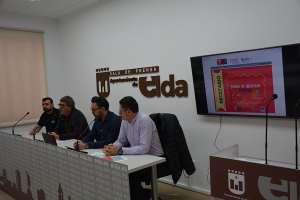 Los Mercados de Elda enseñan a los niños a cocinar con alimentos saludables en una nueva edición de “Cocina de Mercado Jr.”