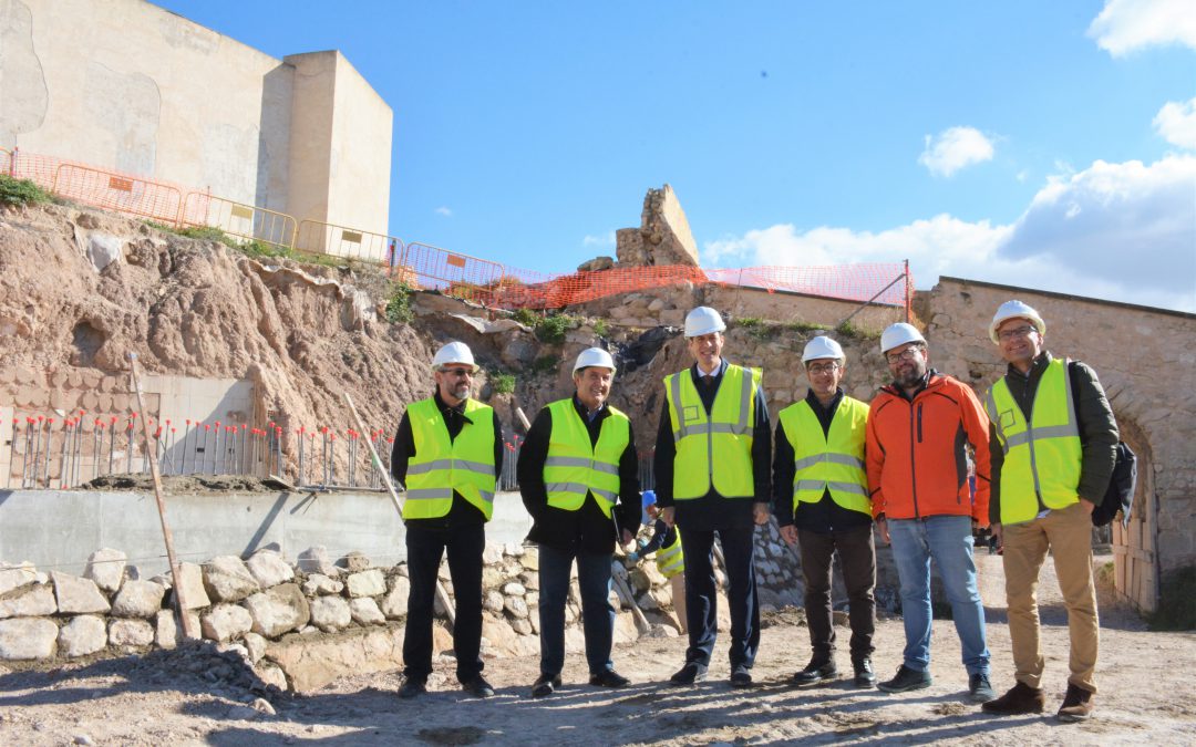 Las obras del antemural del Castillo de Elda finalizarán el próximo mes de marzo