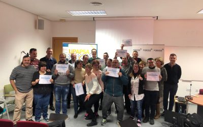 El alcalde de Elda entrega los diplomas a los alumnos del curso ‘Recicla Empleo’ de Fobesa