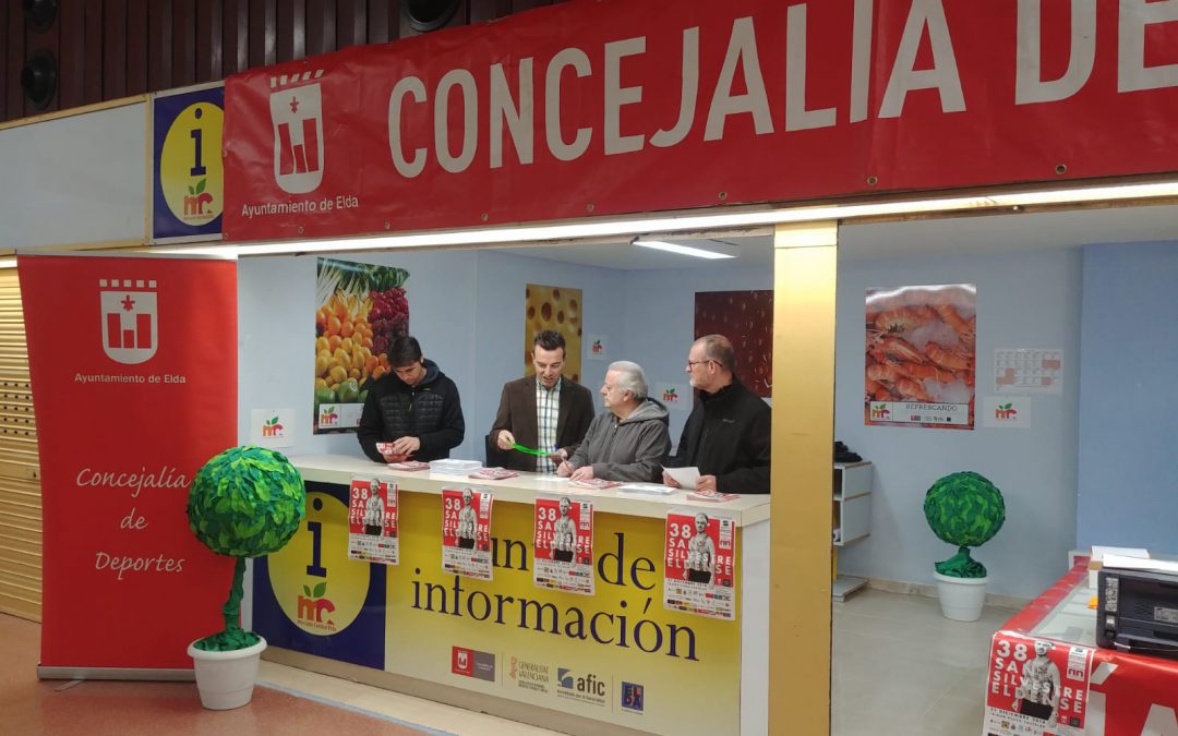 El Mercado Central acoge desde hoy la inscripción y recogida de dorsales para la San Silvestre Eldense