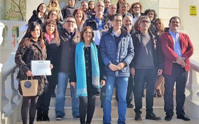 Los talleres de empleo de carpintería y de atención socio sanitaria de IDELSA han terminado con la entrega de diplomas