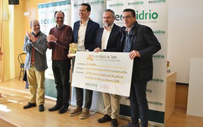Elda recibe un premio por ser la ciudad que más vidrio recicla durante las fiestas de Moros y Cristianos