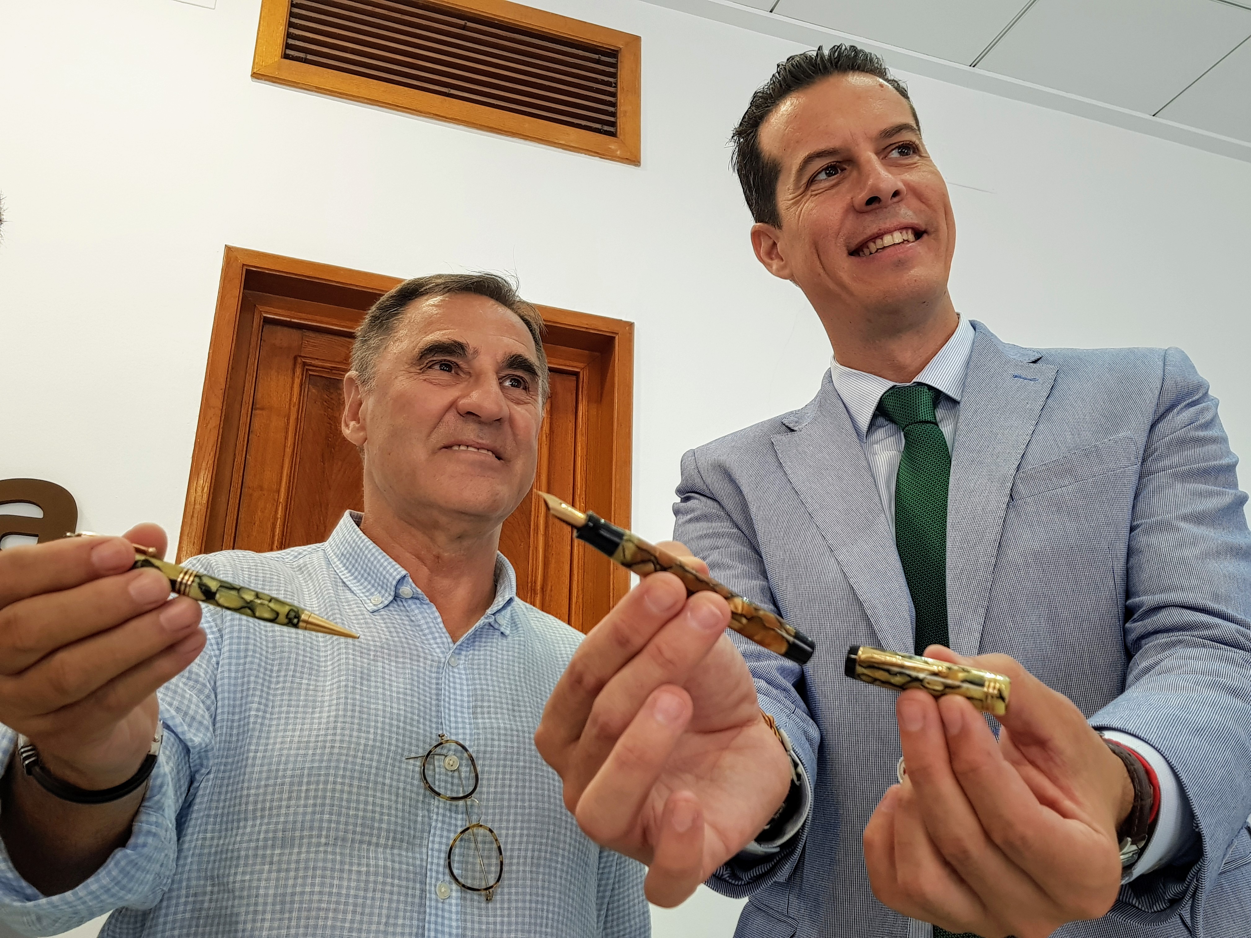 Elda amplía su patrimonio histórico y cultural con una pluma estilográfica de 1932 que utilizó Manuel Azaña