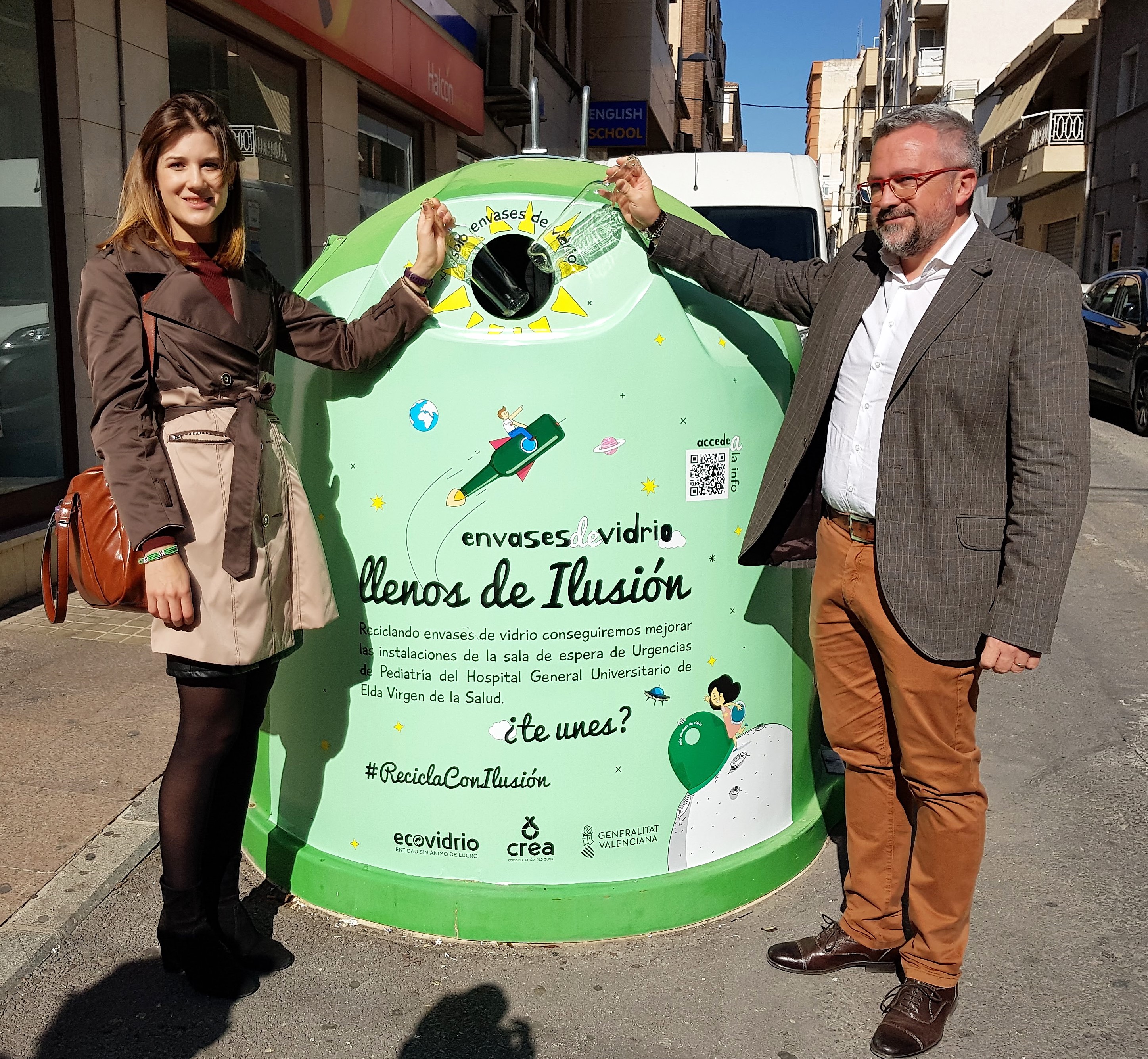 Elda colabora con la campaña ‘Llenos de ilusión’ para aumentar el reciclaje de vidrio en la ciudad