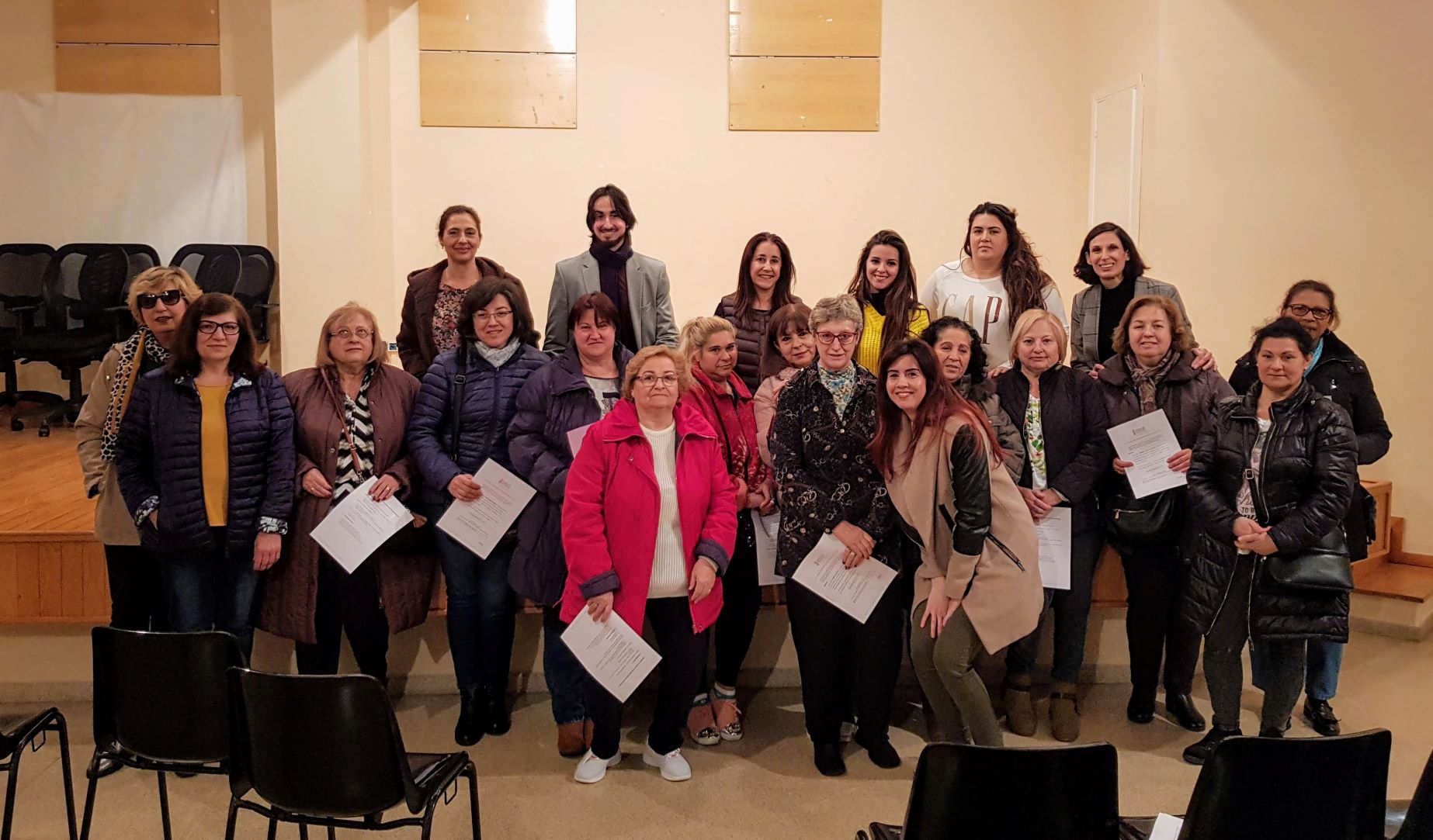 Servicios Sociales entrega los certificados del curso de cuidadores no profesionales de dependientes