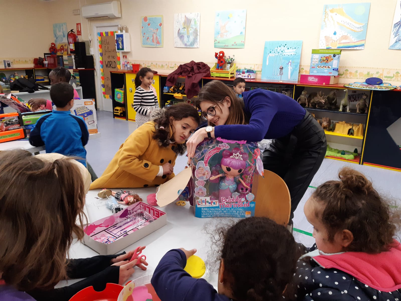 Participación Ciudadana renueva los juegos didácticos y el material educativo de la ludoteca Gloria Fuertes