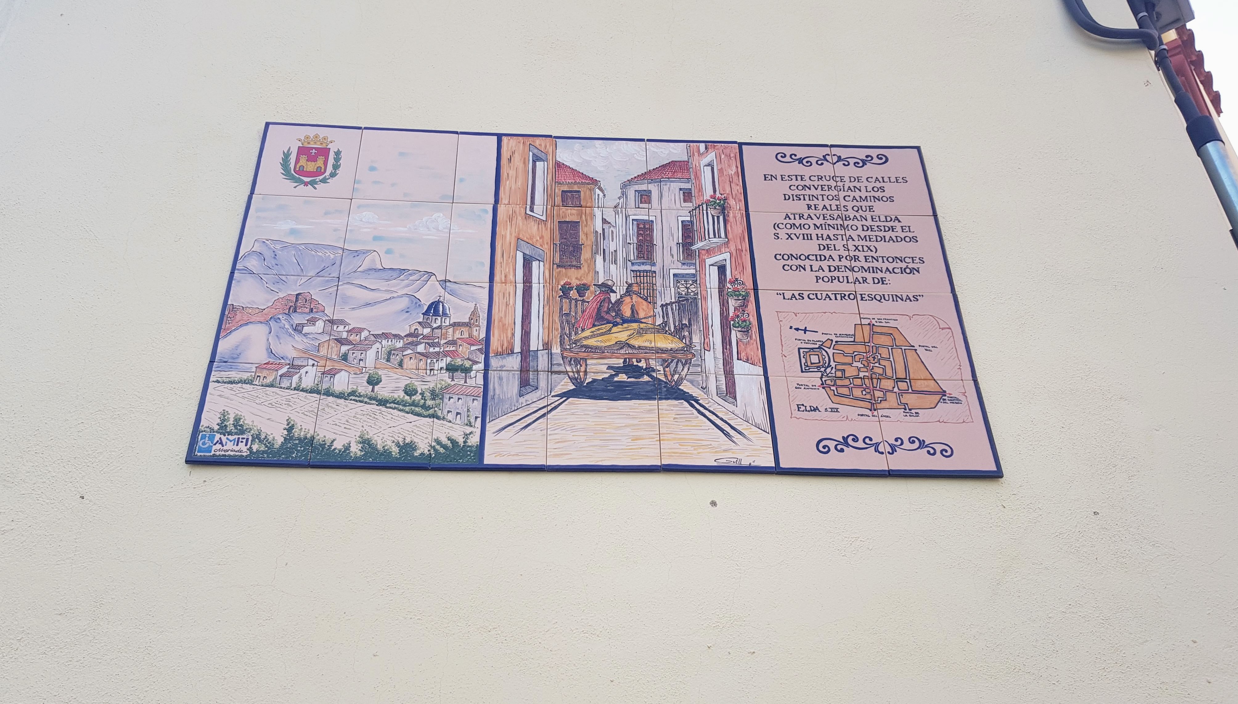 Una placa de cerámica recuerda desde hoy la ubicación de ‘Las cuatro esquinas’ en el siglo XVIII