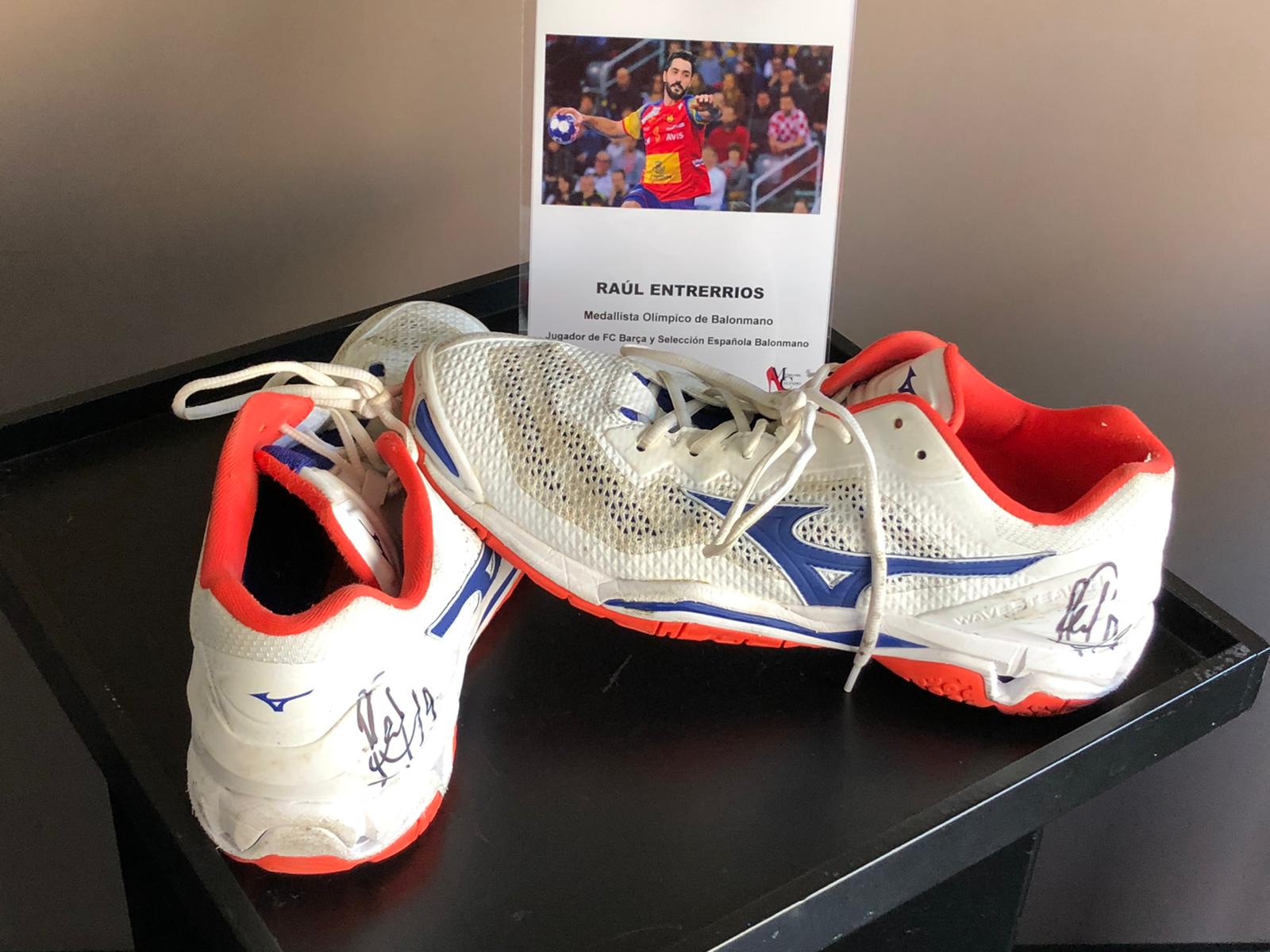 El Museo del Calzado aumenta su colección con las zapatillas de cinco deportistas de élite