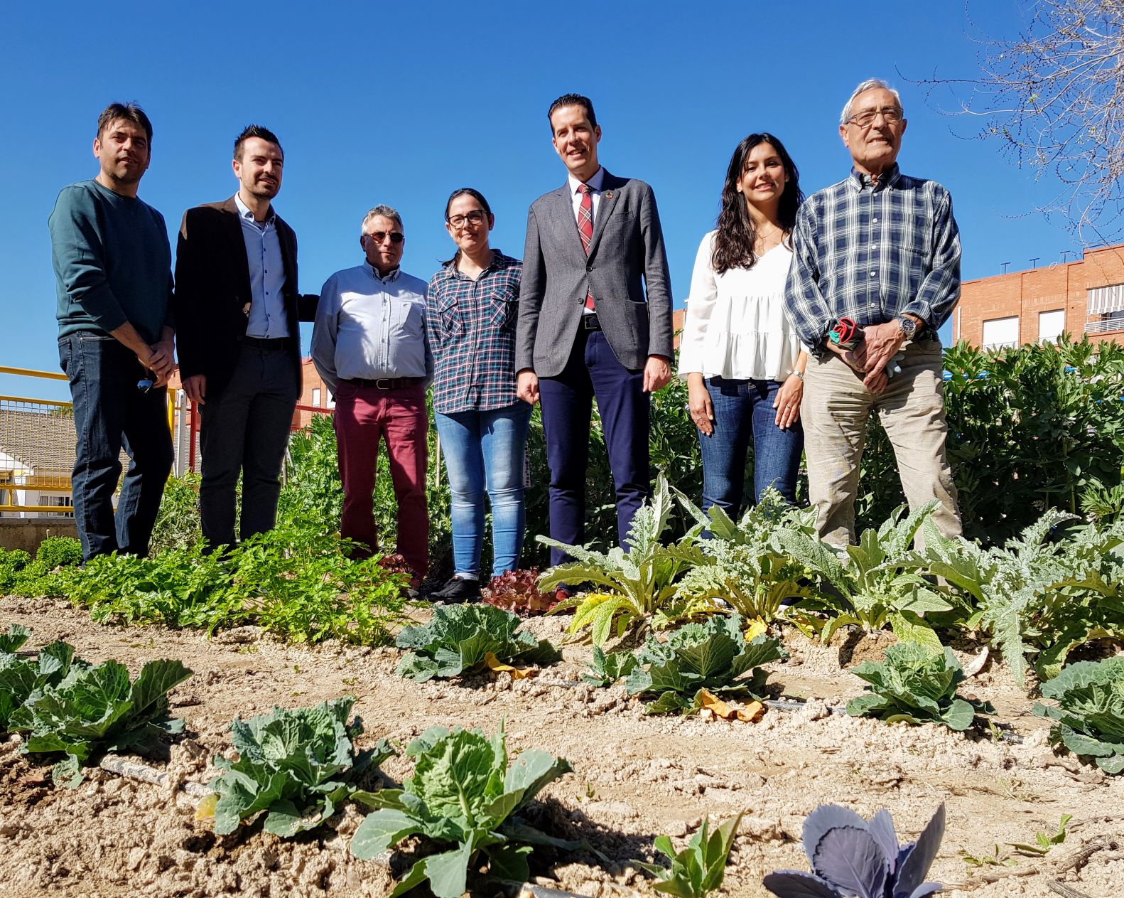 El alcalde Rubén Alfaro felicita a la EEI Nuevo Almafrá por el Premio Nacional Huertos Educativos Ecológicos