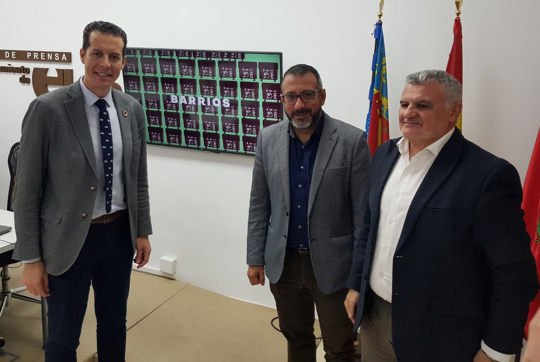 Elda aumenta un 70% la recuperación de envases ligeros y un 44% la de papel y cartón tras la instalación de 170 islas de reciclaje