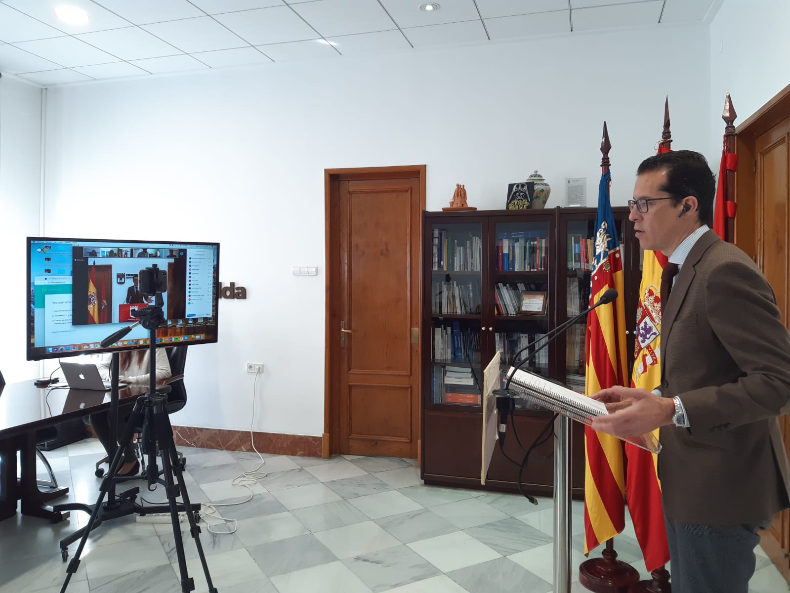 El Ayuntamiento de Elda amplía en 100.000 euros el convenio con Cruz Roja para atender a las familias afectadas por la crisis del coronavirus