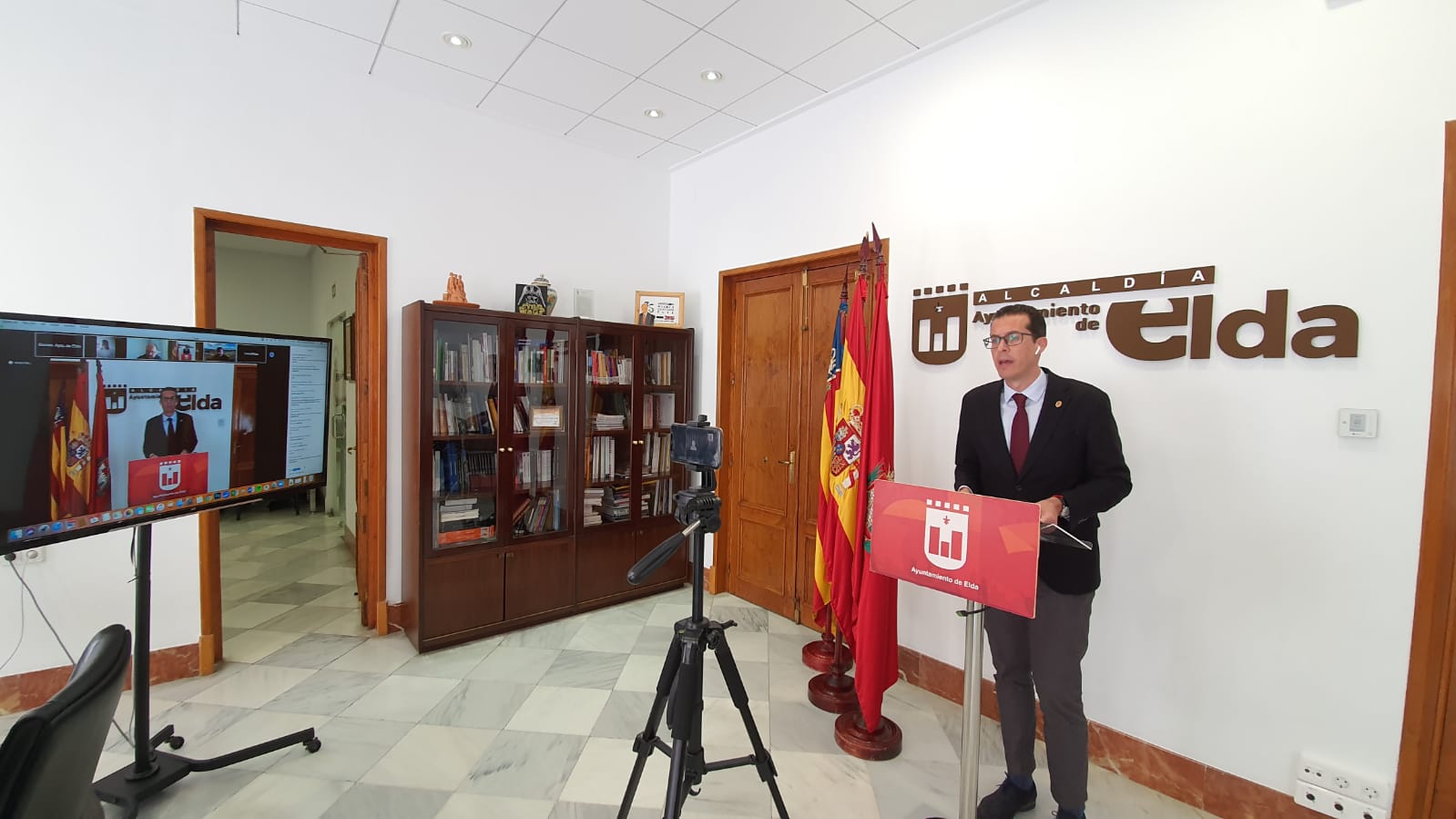 El Ayuntamiento de Elda pone en marcha un plan de impulso económico y social dotado con 2,2 millones de euros