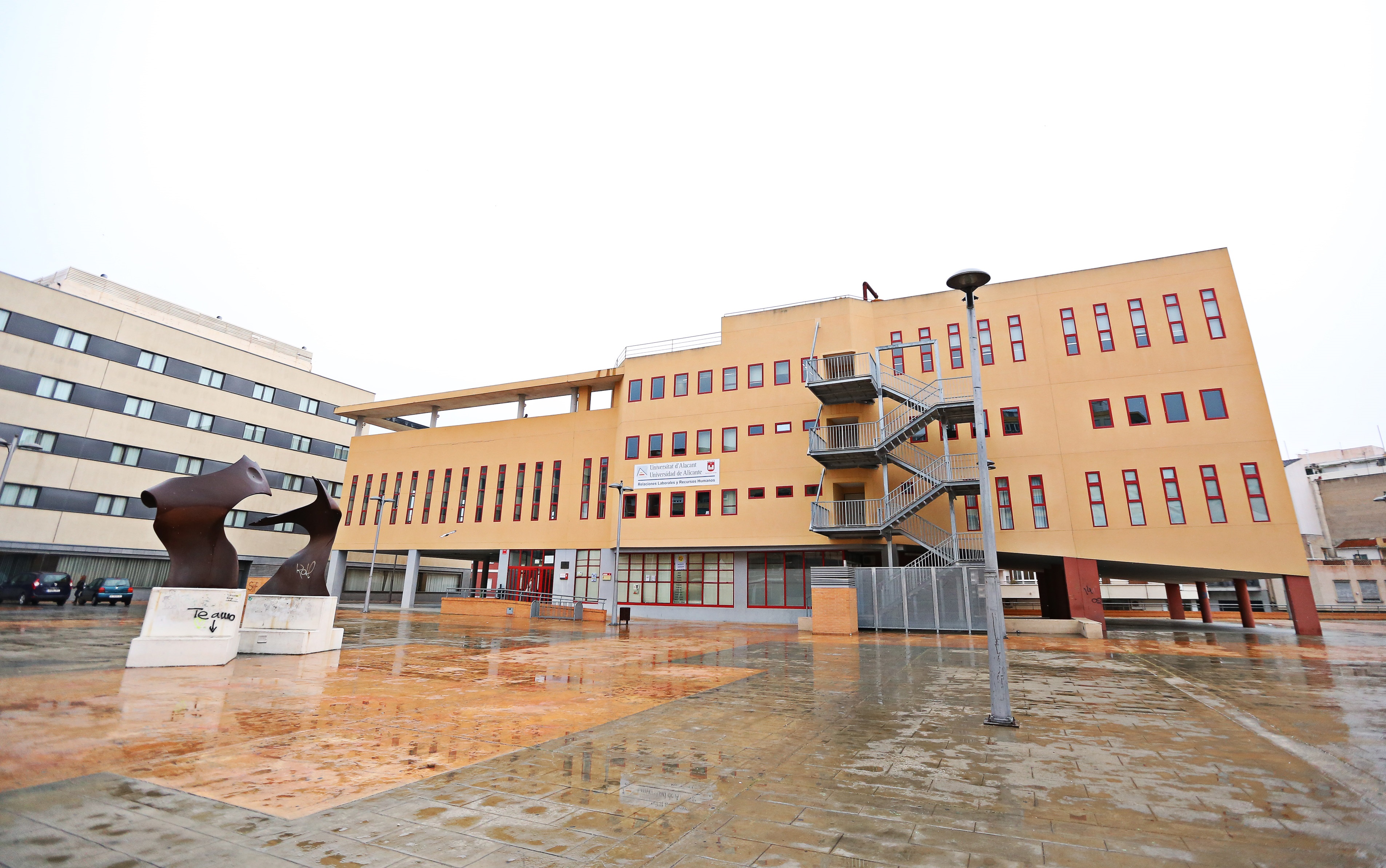 La campaña del Centro de Transfusiones en Elda permite obtener más de un centenar de donaciones de sangre en abril