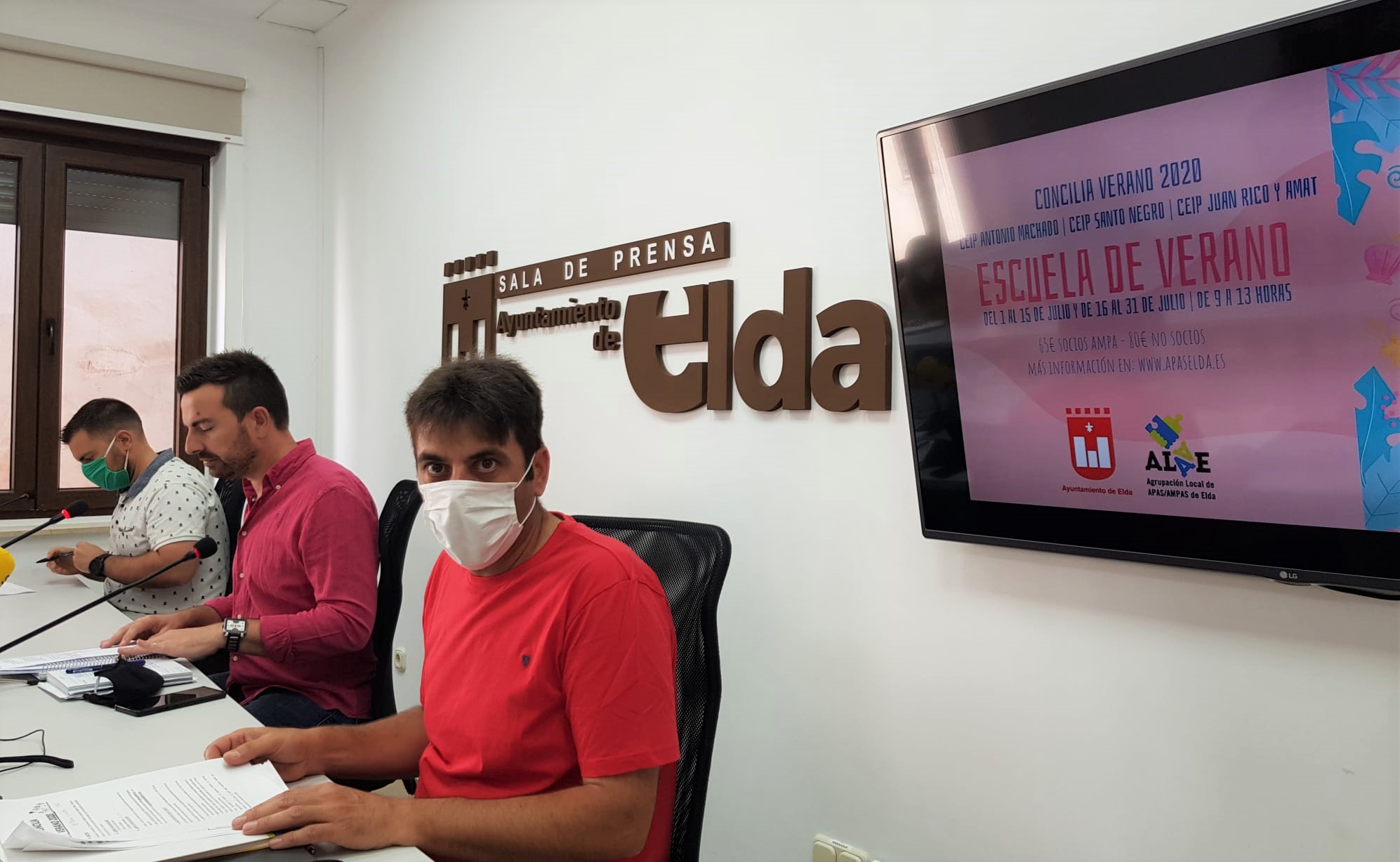 El Ayuntamiento de Elda y la Agrupación Local de Ampas organizan una escuela de verano que se desarrollará en tres centros educativos