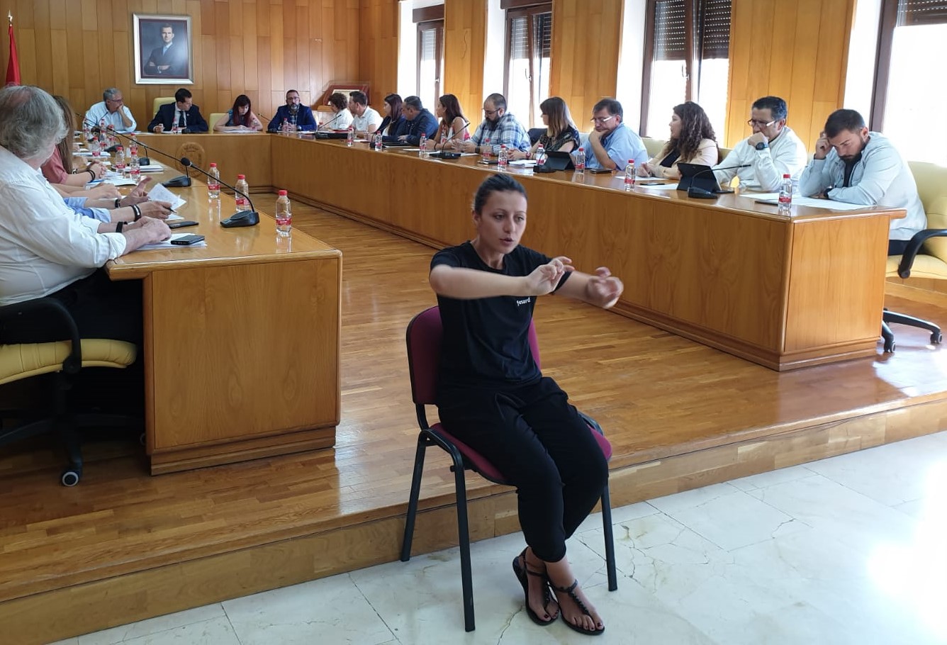 El Ayuntamiento de Elda pone en marcha un curso de lengua de signos dirigido a toda la ciudadanía para impulsar la inclusión