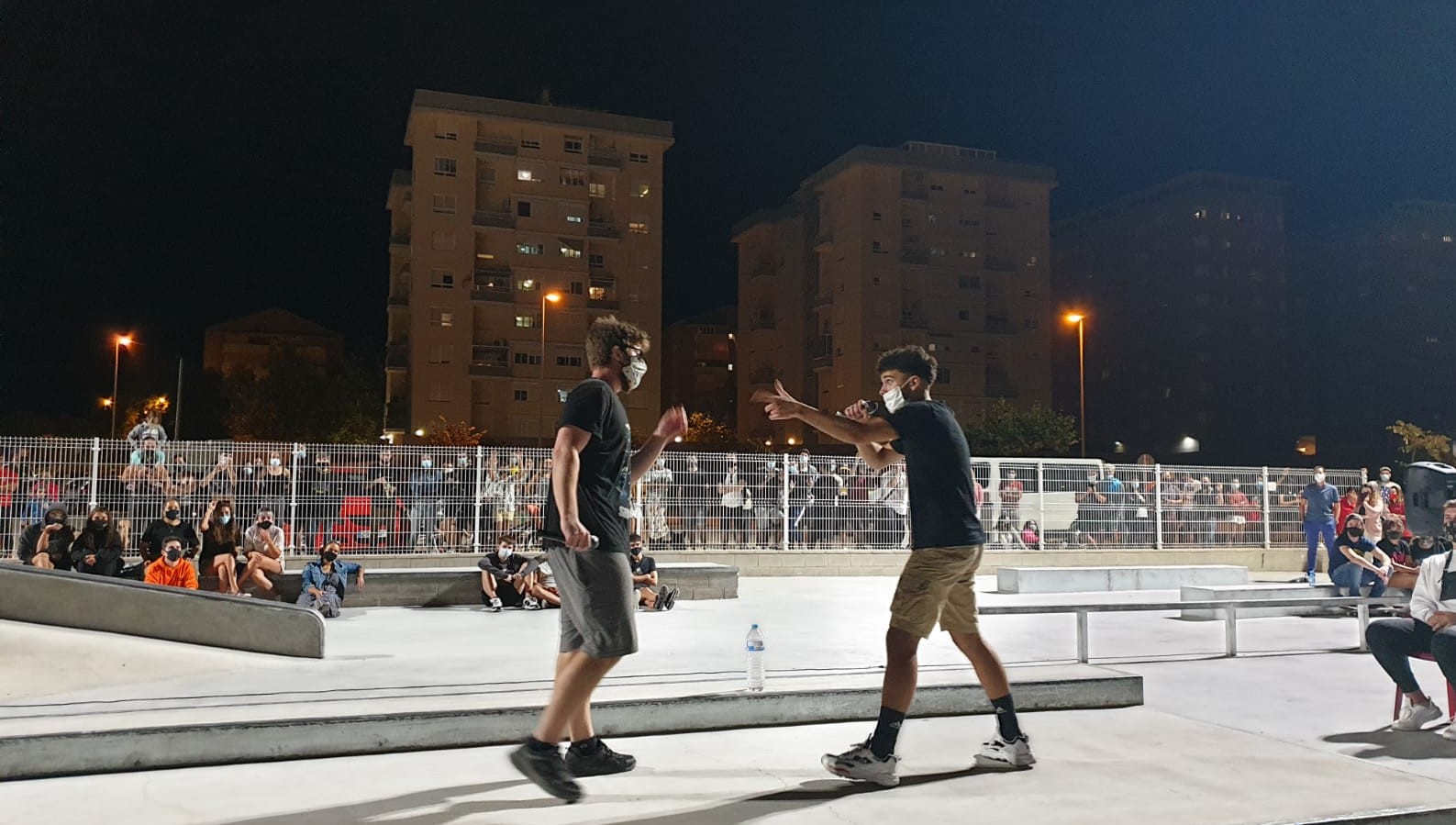 El rapero Dude, de El Campello, gana la final de las Batallas de Gallos organizadas por Juventud dentro del programa ‘Verano en Elda’