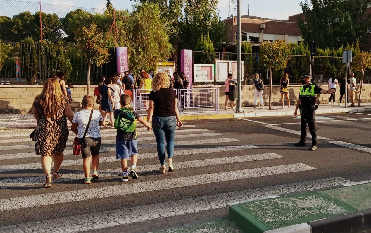 El Ayuntamiento de Elda repartirá 14.000 mascarillas que el Gobierno ha preparado para  centros educativos y ONG de la ciudad