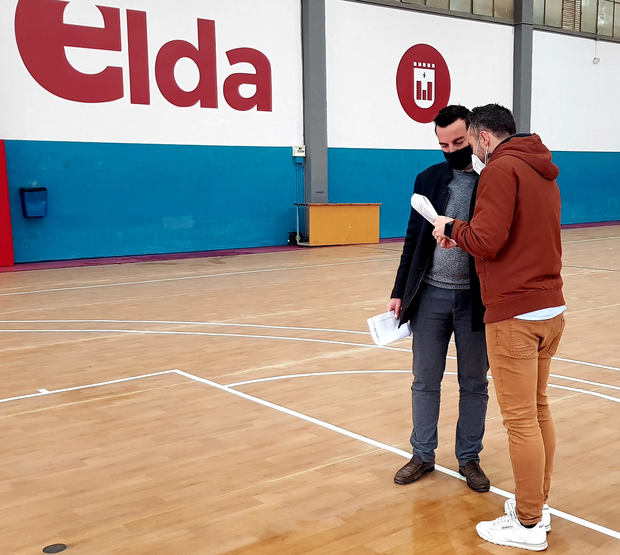 La Concejalía de Deportes comienza los trabajos de mejora de la Pista Azul tras concluir la remodelación del Pabellón Juan Carlos Verdú