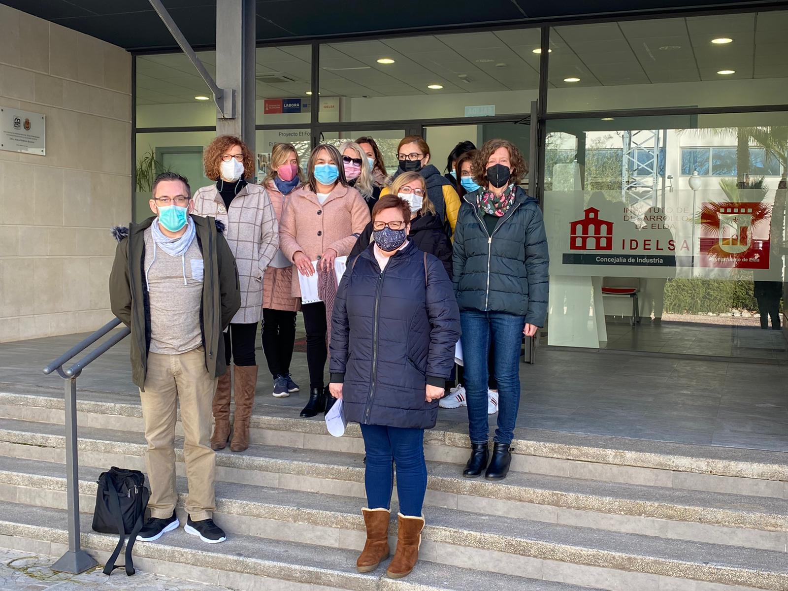 Los diez participantes en el Taller de Empleo sociosanitario para atención a personas dependientes comienzan la formación en las instalaciones de Idelsa en Campo Alto