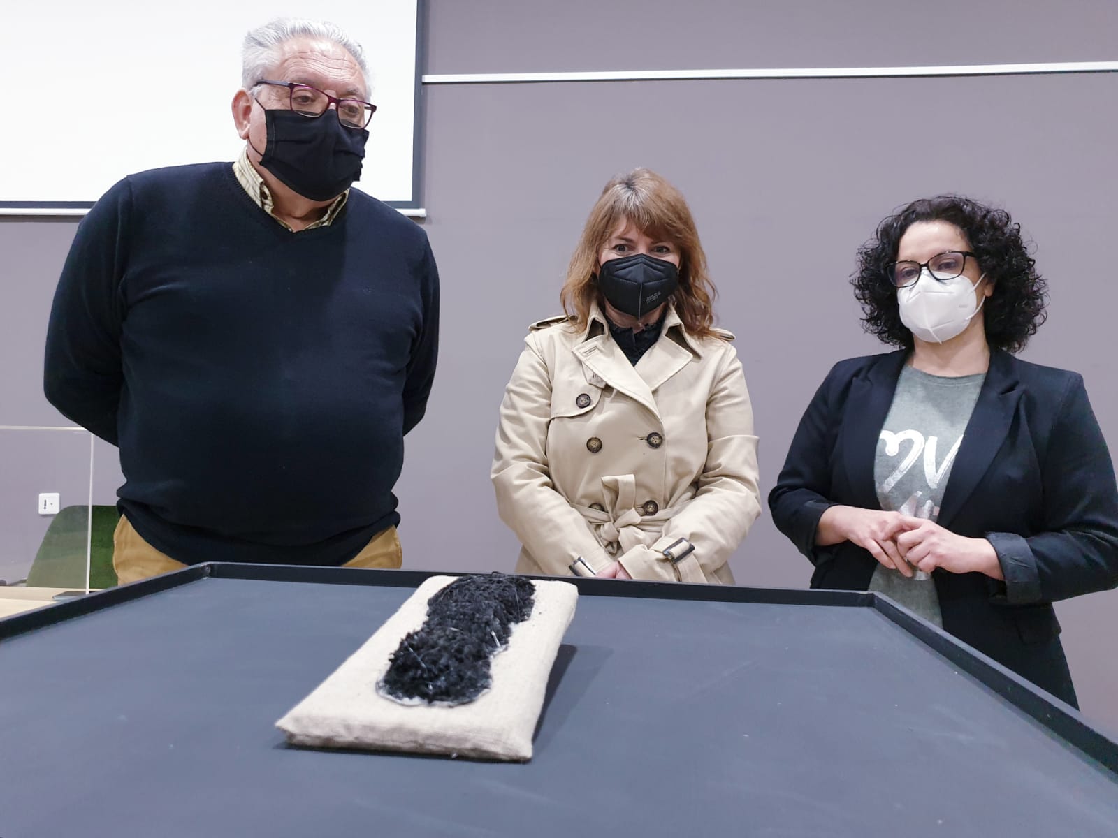 El Museo Arqueológico de Elda restaura una suela de esparto de época romana hallada en los años setenta en el Yacimiento de El Monastil