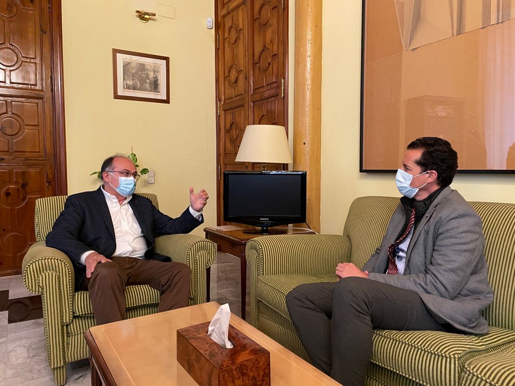 Rubén Alfaro se reúne con el secretario autonómico para la UE para coordinar planes de actuación ante la amenaza de EE UU de subir los aranceles al calzado