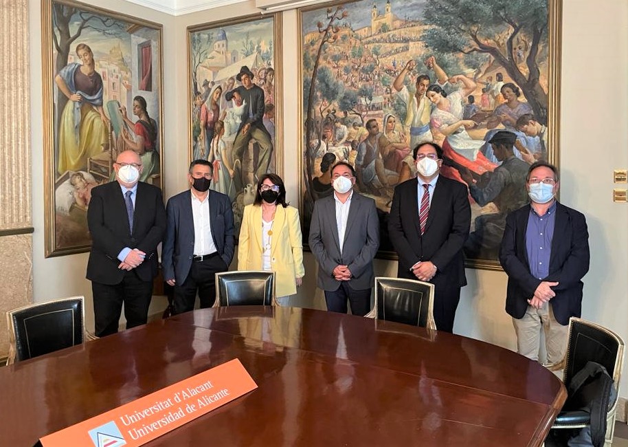 El equipo directivo de la EURLE se reúne con la  rectora de la UA para abordar mejoras en el funcionamiento de la Escuela Universitaria