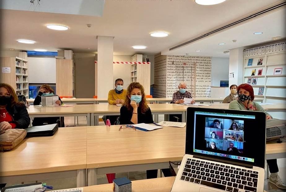 El IV Taller de Escritura Creativa de Elda dedicado al estudio y análisis de la narrativa de ficción finaliza con un éxito de participación