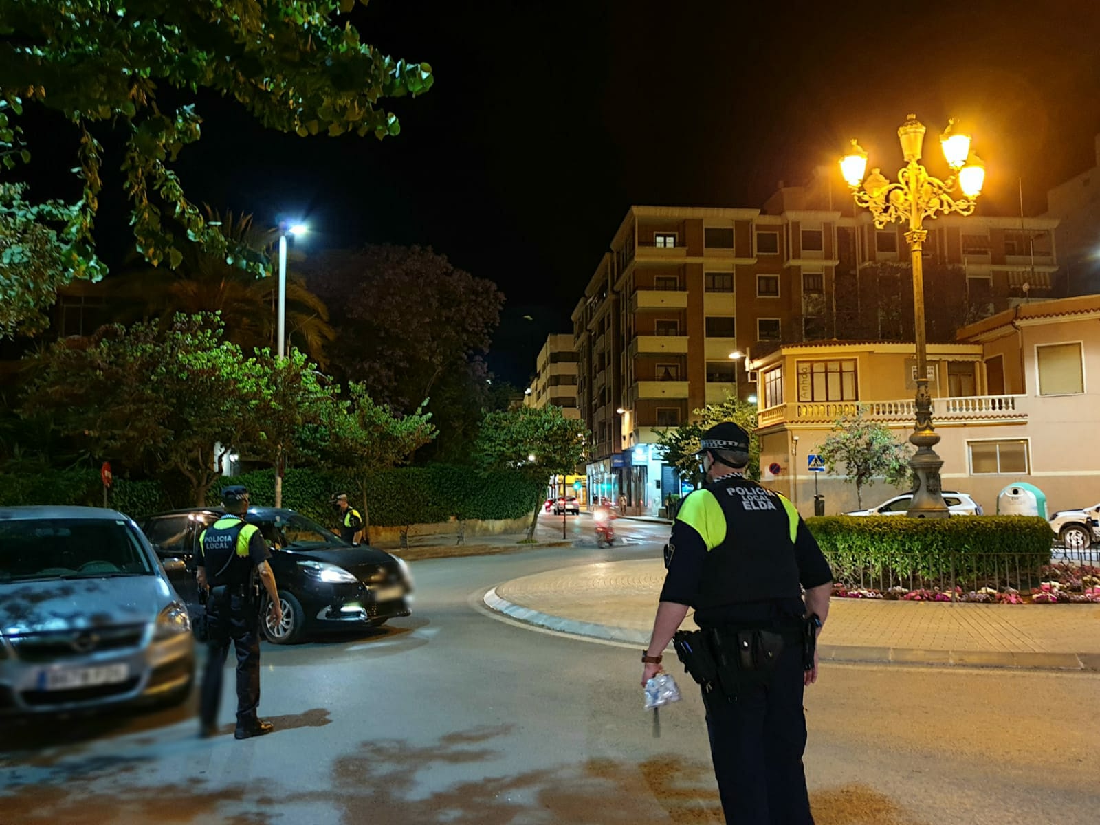 La Policia Local de Elda impone durante el fin de semana catorce multas por conducir bajo los efectos del alcohol y las drogas o sin carné