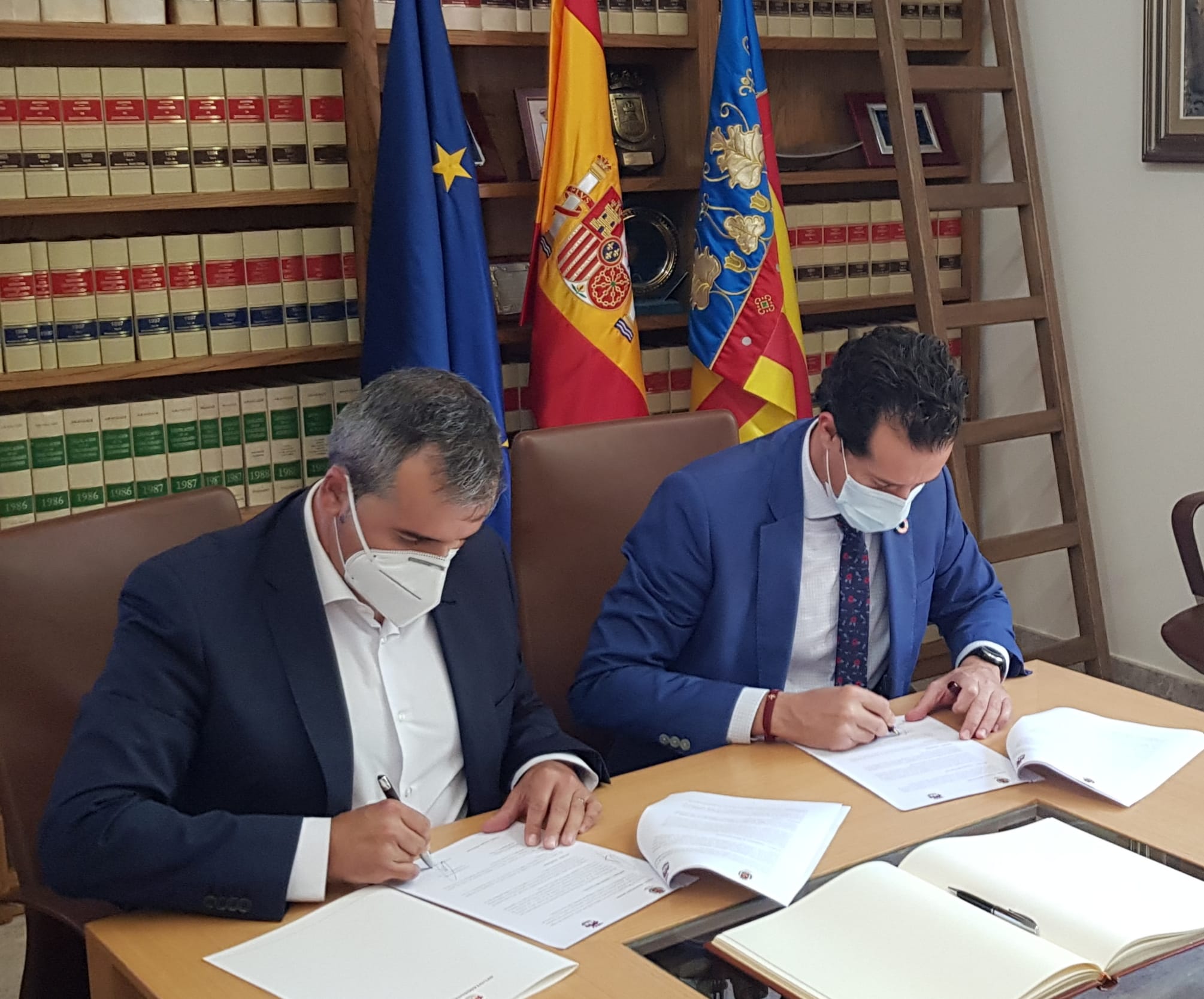 El Ayuntamiento de Elda firma un convenio con el de Aspe para compartir de manera recíproca sus respectivas Bolsas de Empleo