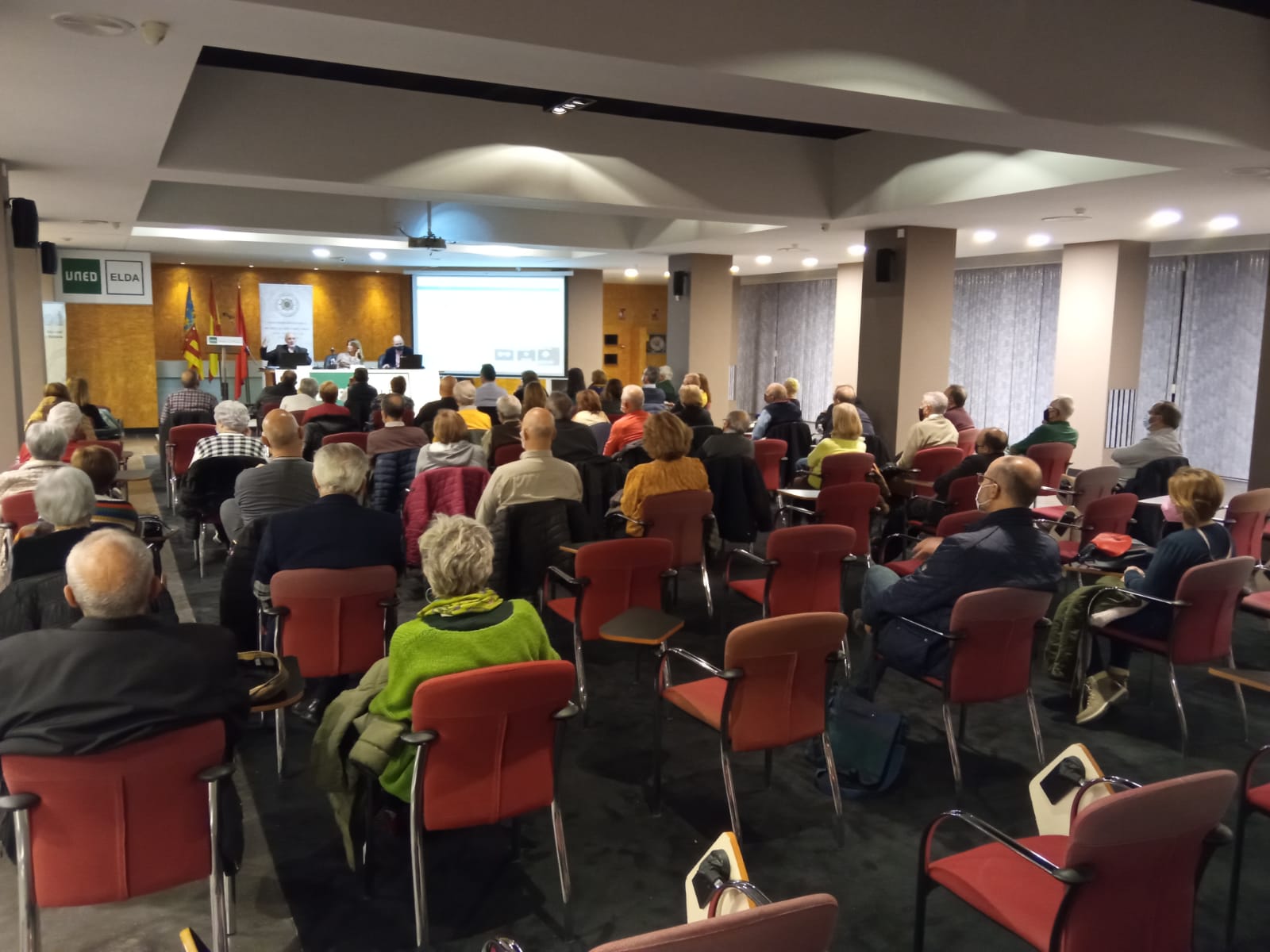 La conferencia de Rafael Maluenda sobre la figura de Berlanga cierra el ciclo de charlas de 2021 de ‘Los Lunes son de la UNED’