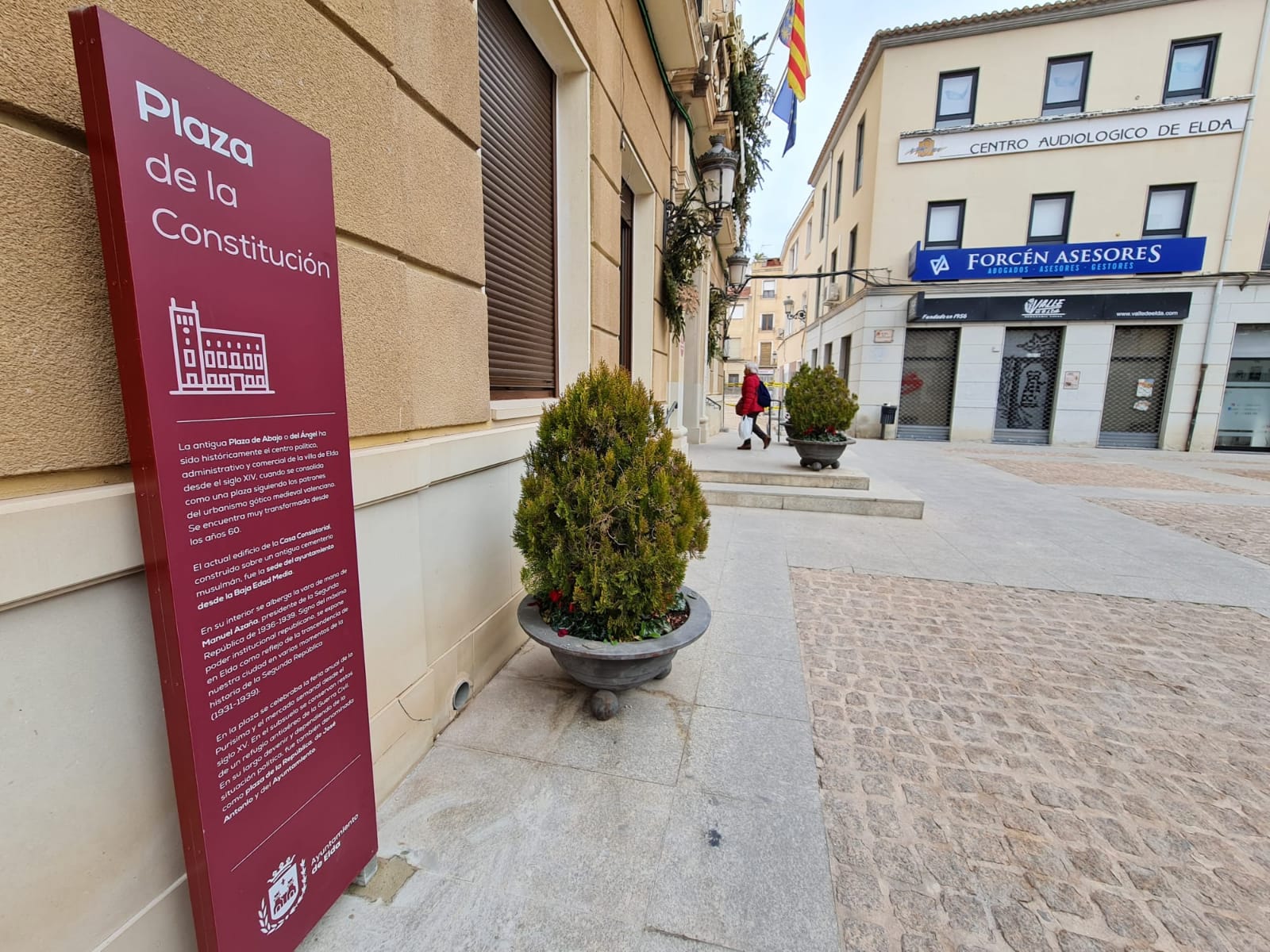 El Ayuntamiento de Elda instala tótems culturales para poner en valor una veintena de monumentos y puntos de interés de la ciudad