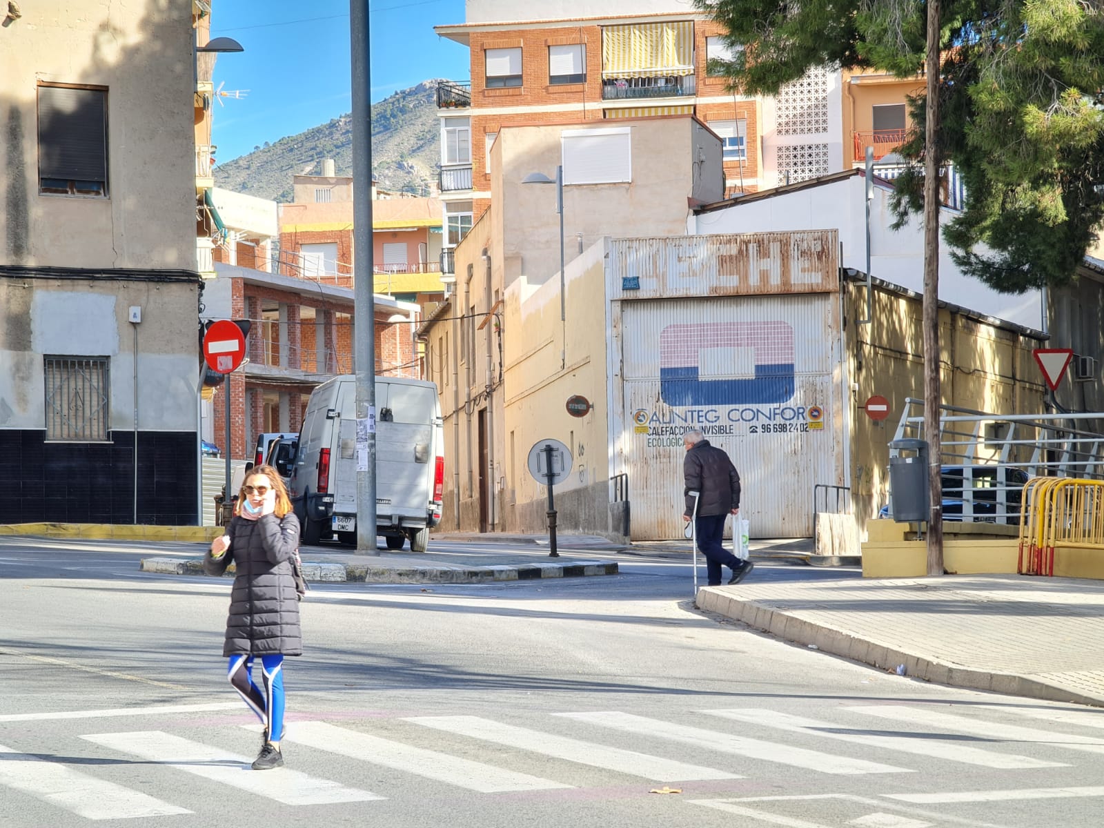 El Ayuntamiento de Elda aprueba el proyecto para la mejora de la red de agua potable y la renovación de aceras y asfalto en el entorno del parque Adolfo Suárez