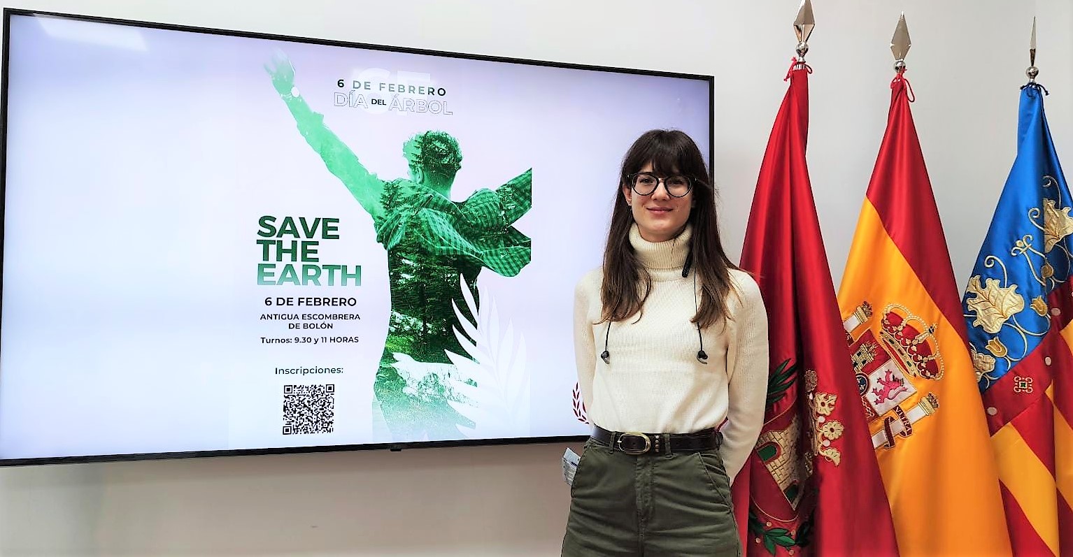 Elda recupera la celebración del Día del Árbol con una plantación de cientos de ejemplares en la antigua escombrera de Bolón