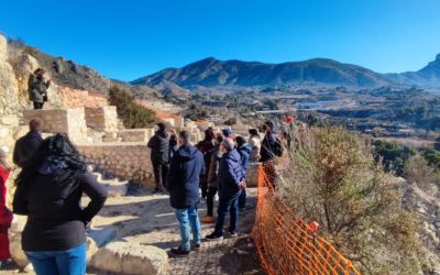 Elda retoma las visitas guiadas al yacimiento de El Monastil para dar a conocer un enclave fundamental de su patrimonio histórico