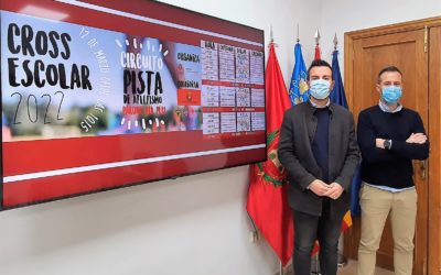 Cerca de 1.000 niños y niñas de Elda participan este sábado en el Cross Escolar que regresa tras la suspensión en 2021 por la pandemia