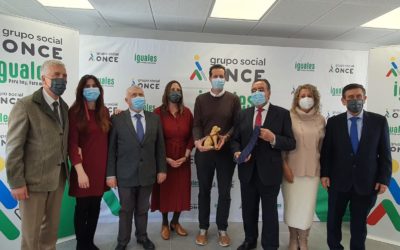 El alcalde Rubén Alfaro inaugura la remodelación de la sede de la ONCE en Elda