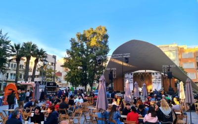 Cerca de 15.000 personas pasaron durante el fin de semana por la Plaza Castelar para disfrutar de las propuestas gastronómicas y de ocio del Elda Street Food Market