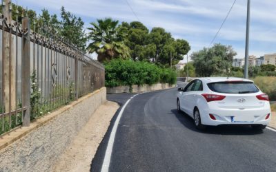 El Ayuntamiento de Elda asfalta íntegramente la travesía que conecta el colegio Juan Rico y Amat con el Antonio Machado para mejorar los accesos de ambos centros escolares