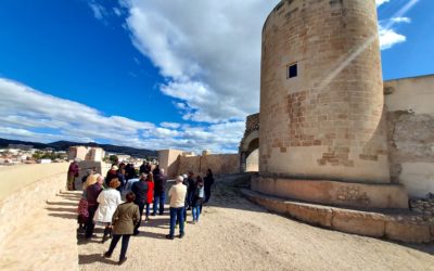 Más de 3.000 personas han tenido la oportunidad de visitar el Castillo de Elda durante los dos meses de apertura del recinto