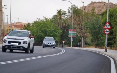 El Ayuntamiento de Elda reabre al tráfico el Paseo de la Mora tras finalizar las obras de renovación del saneamiento y proceder al asfaltado íntegro de este vial
