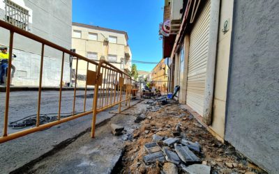 El Ayuntamiento de Elda remodela y asfalta la calle Las Cordilleras, en el barrio de La Torreta