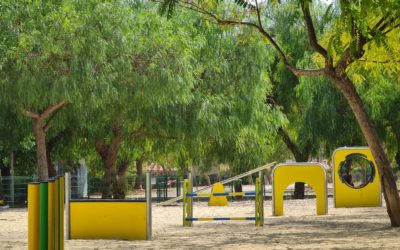 El Ayuntamiento de Elda finaliza los trabajos de renovación del mobiliario de los parques caninos de los Jardines del Vinalopó