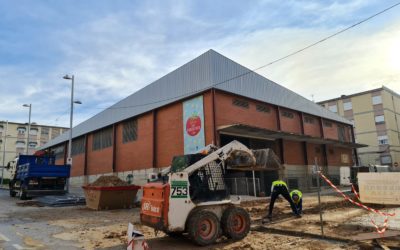 El Ayuntamiento de Elda mejora la red de aguas pluviales y el saneamiento del mercado de San Francisco de Sales para evitar filtraciones en el sótano en caso de lluvias intensas