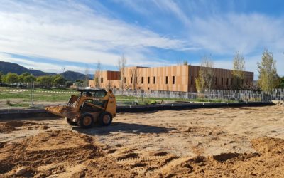 El Ayuntamiento de Elda comienza las obras para la creación de un nuevo aparcamiento público en las inmediaciones del Conservatorio Profesional de Música Ana María Sánchez